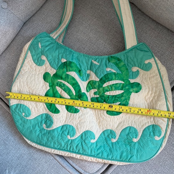 Quilted Turtle Hawaiian Beach Bag - Picture 3 of 8